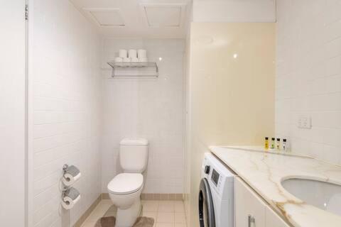 Roma Studio Apartment In Collins Street ملبورن المظهر الخارجي الصورة