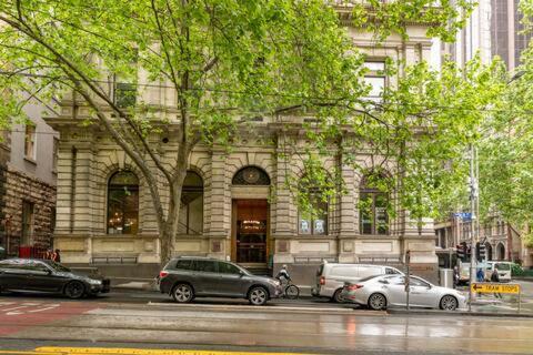 Roma Studio Apartment In Collins Street ملبورن المظهر الخارجي الصورة